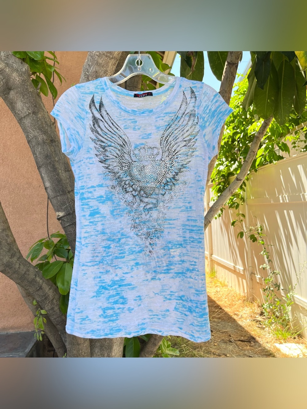 🩵 Vintage Y2K T-Party Rhinestone Angel Wings Graphic Tee 🩵.
